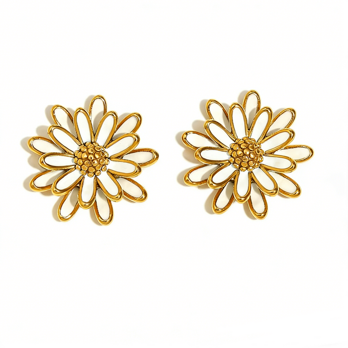 Daisy statement studs